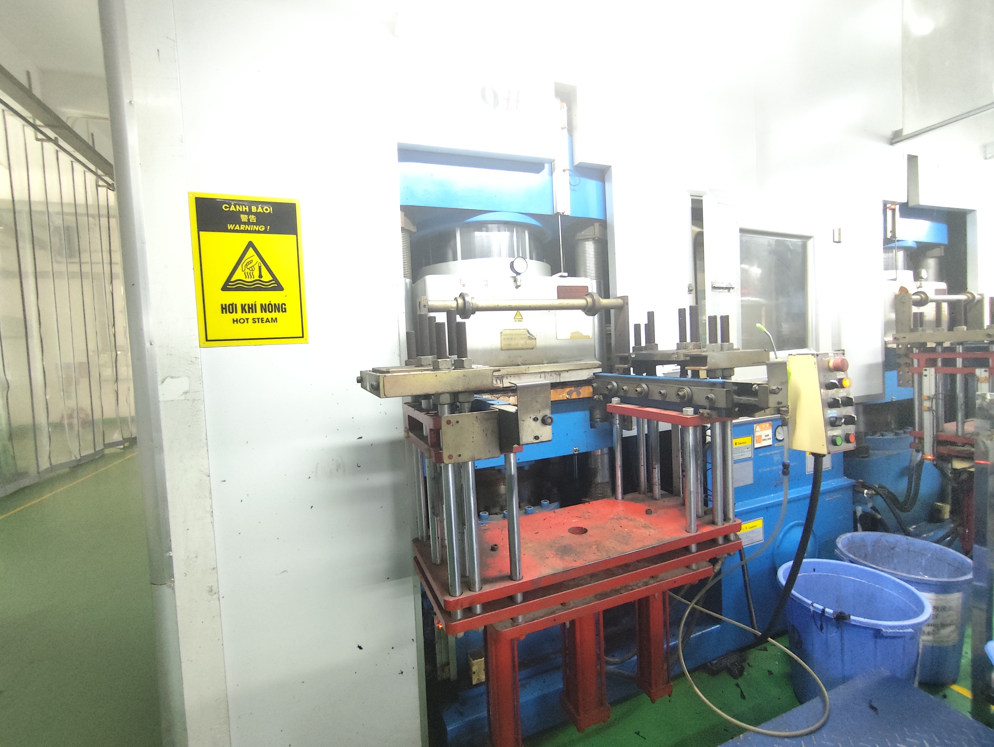 Press machine 2.jpg